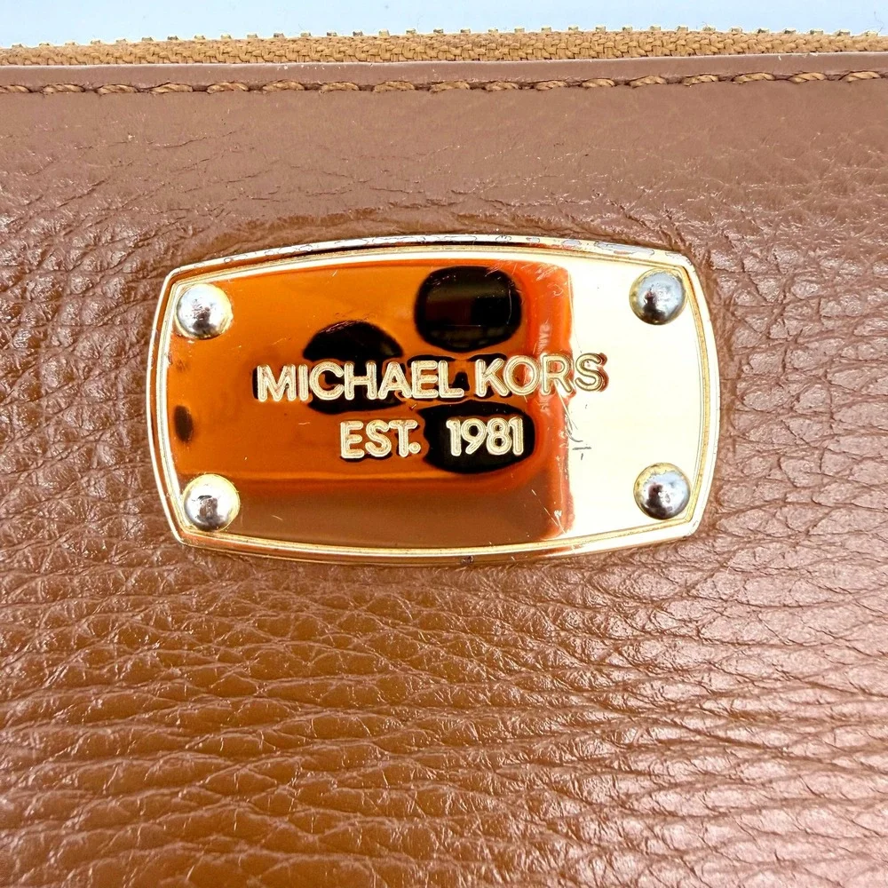 Michael Kors Womens Continental Zip Wallet Brown‎ Pebbled Leather